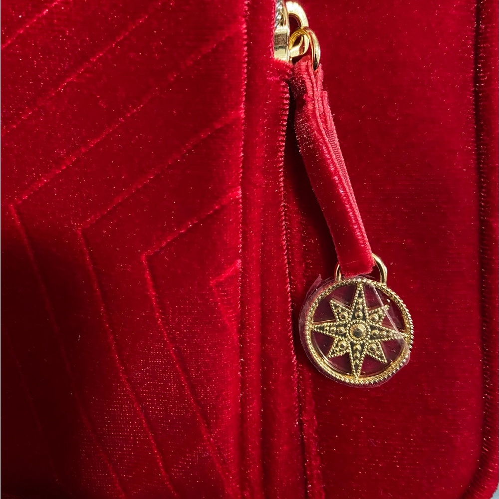 Estee Lauder Train Case For Essentials - image 2